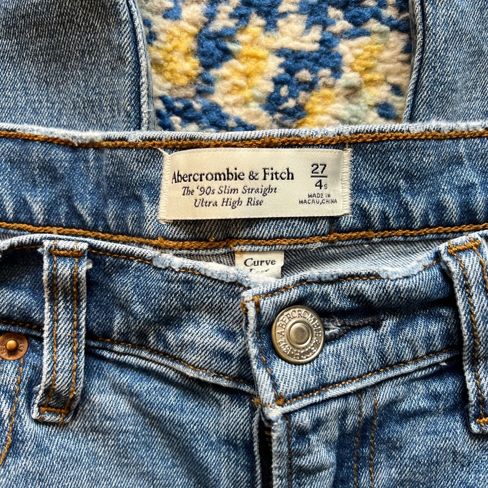 Abercrombie & Fitch Women's Straight Leg Jeans - Light Blue Denim
